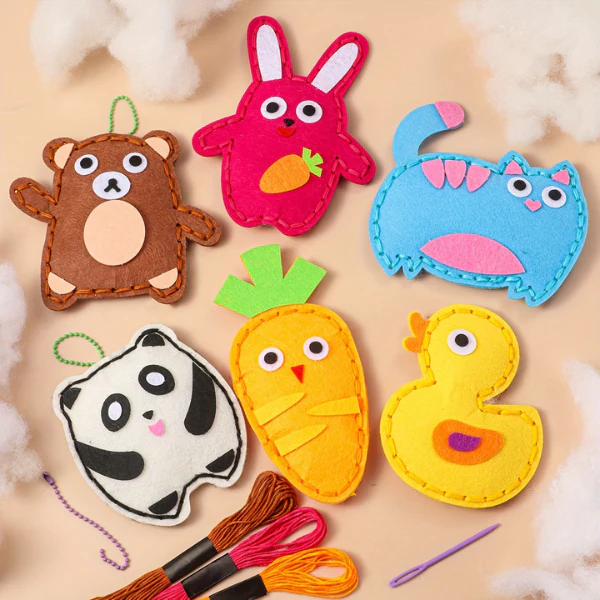 Set Complet De Cusut Pentru Copii - Contine 6 Papusi Diferite