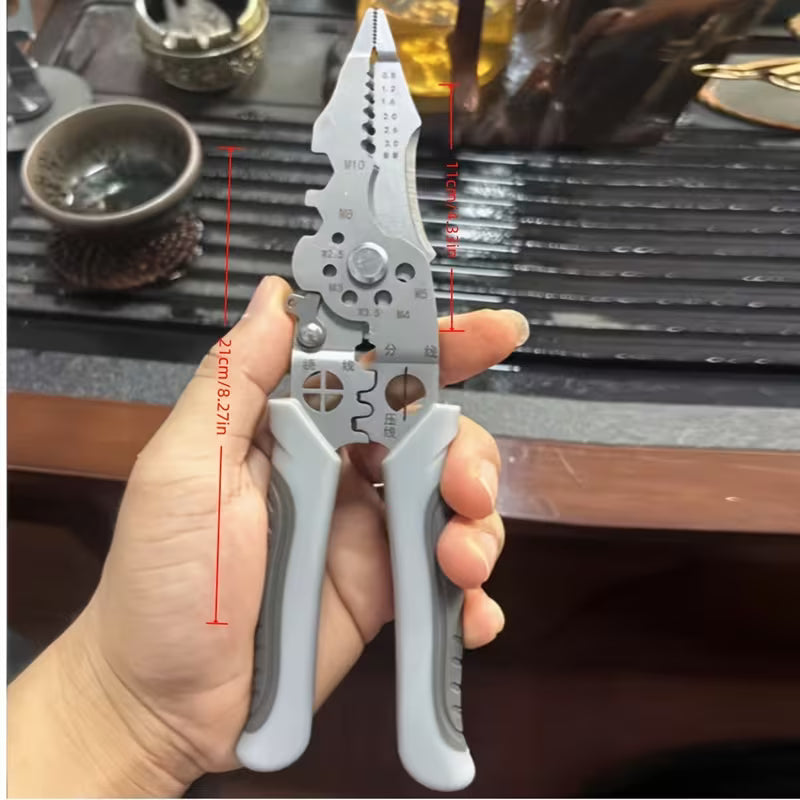 Cleste Multifunctional 12 in 1 - O unealta cat o trusa intreaga